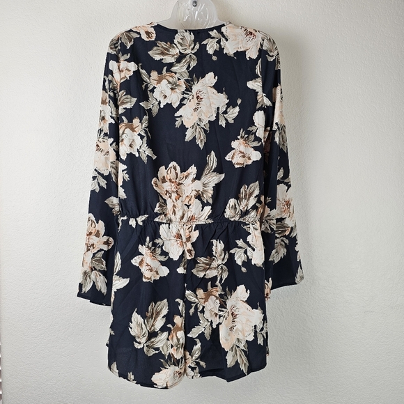 Lulus Navy Floral Long Sleeve Wrap Romper Size Small Holiday Outfit Date Nite - Picture 9 of 16